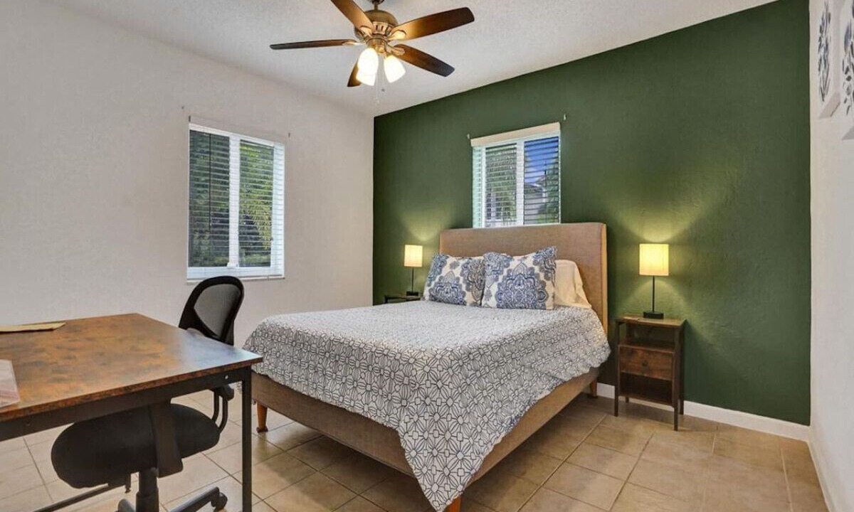 Photo of Bedroom in Wilton Manors