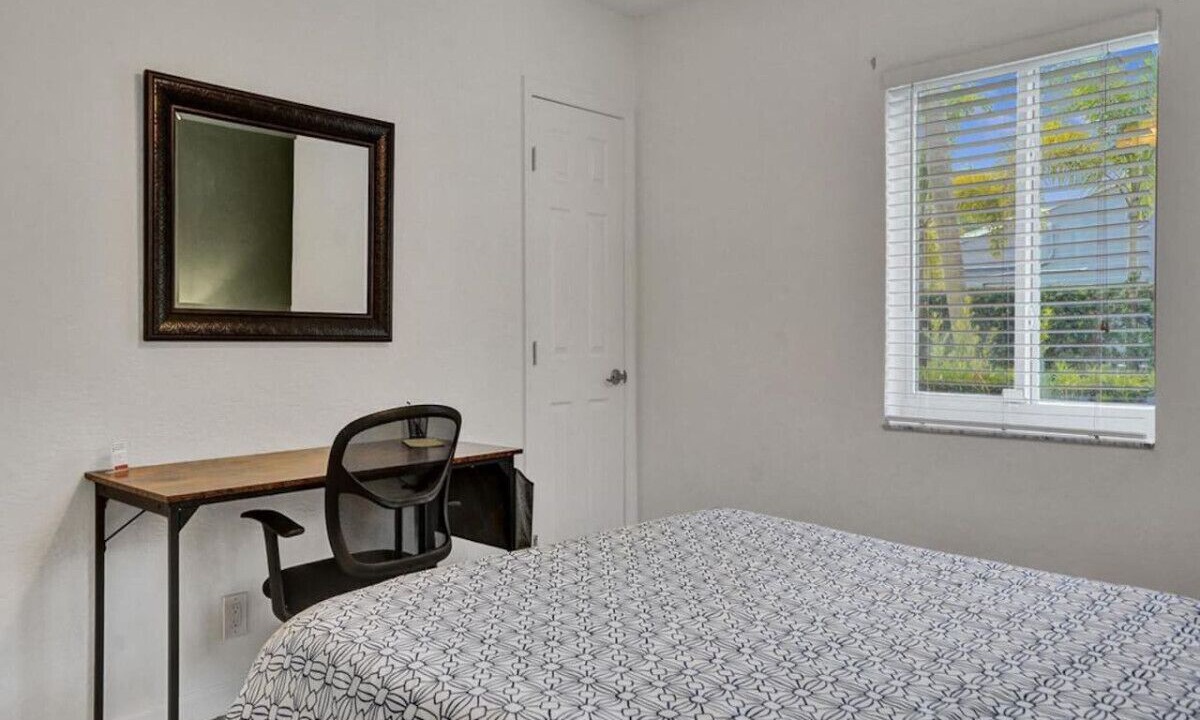 Photo of Bedroom in Wilton Manors