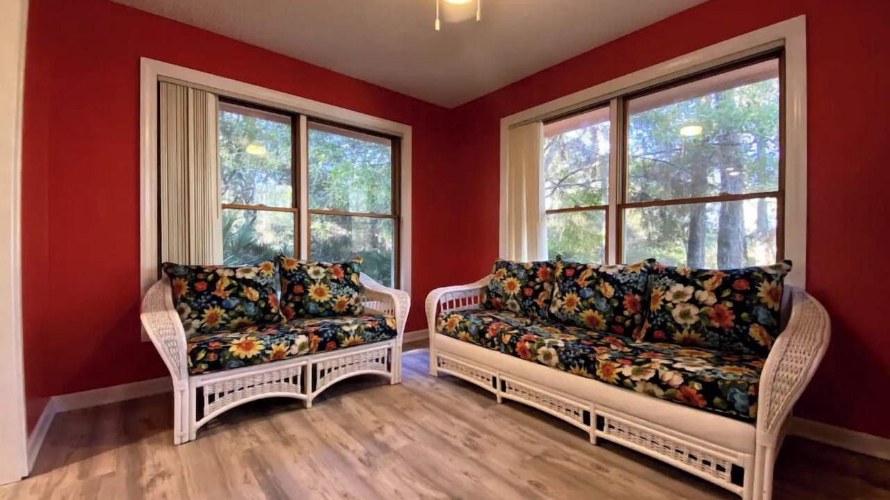 Photo of Livingroom in Eastpoint