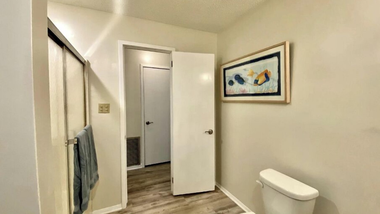 Photo of Bathroom in Eastpoint