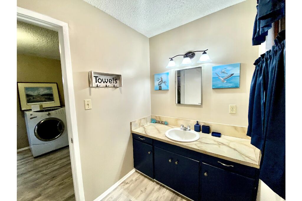 Photo of Bathroom in Eastpoint