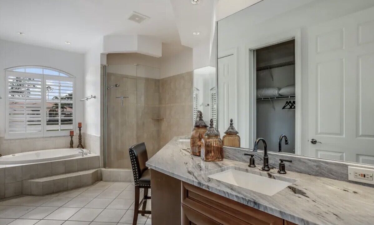 Photo of Bathroom in Naples