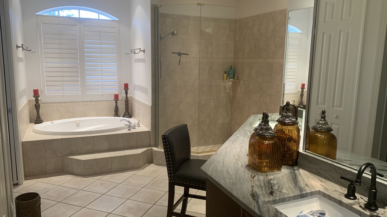 Photo of Bathroom in Naples