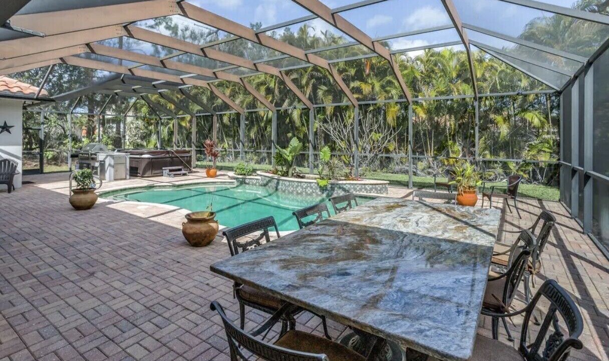 Photo of Outdoor in Naples