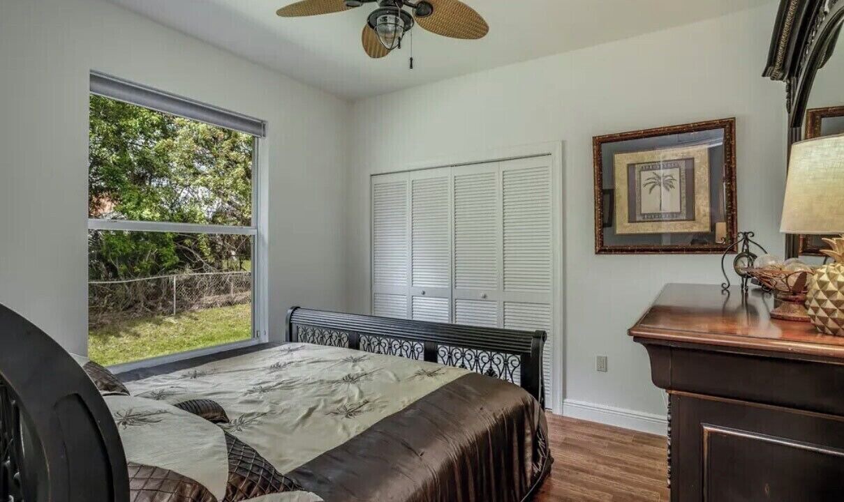 Photo of Bedroom in Naples