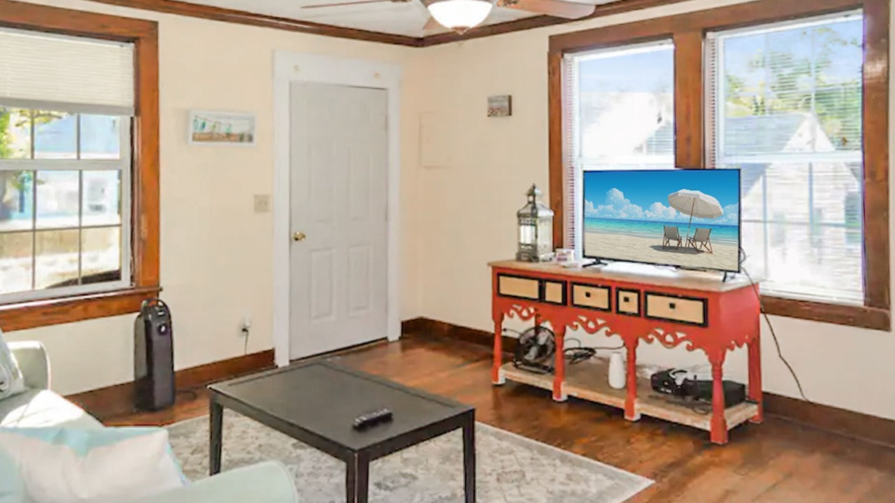 Photo of Livingroom in East Hill
