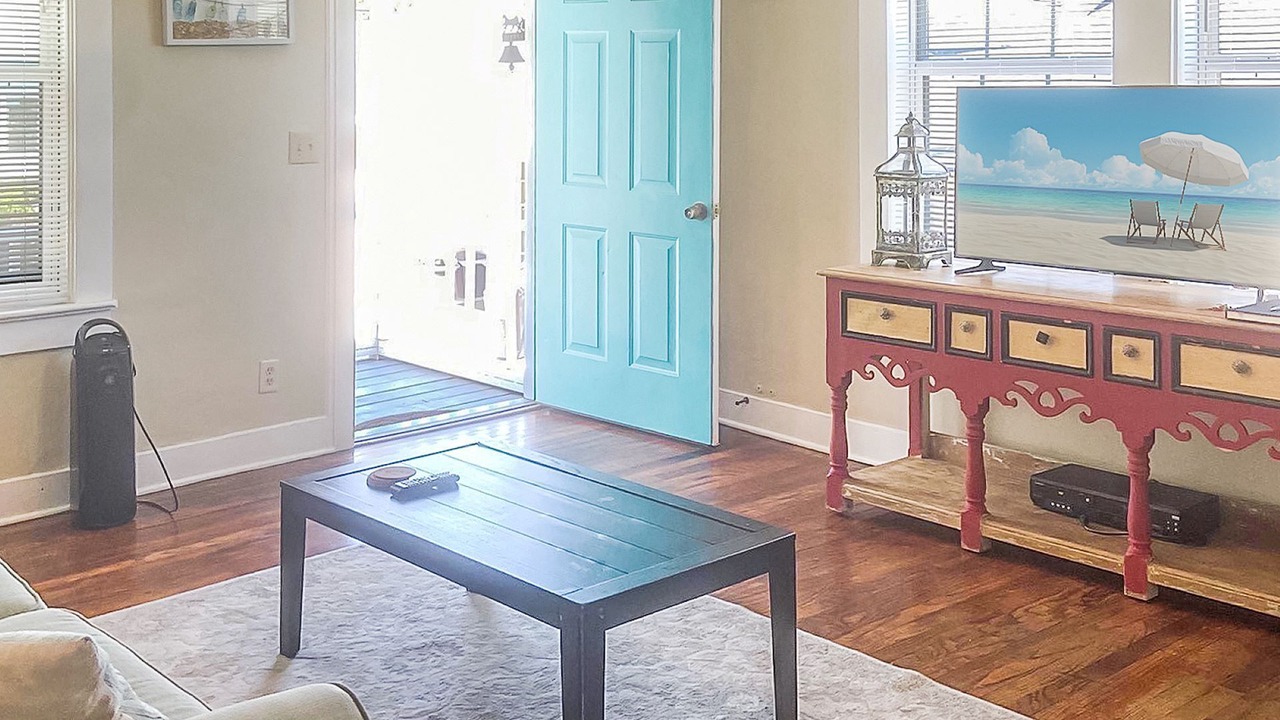Photo of Livingroom in East Hill