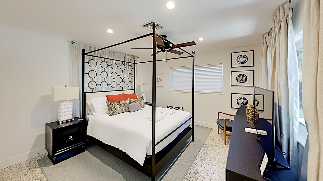 Photo of Bedroom in Wilton Manors