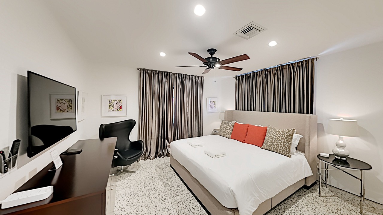 Photo of Bedroom in Wilton Manors
