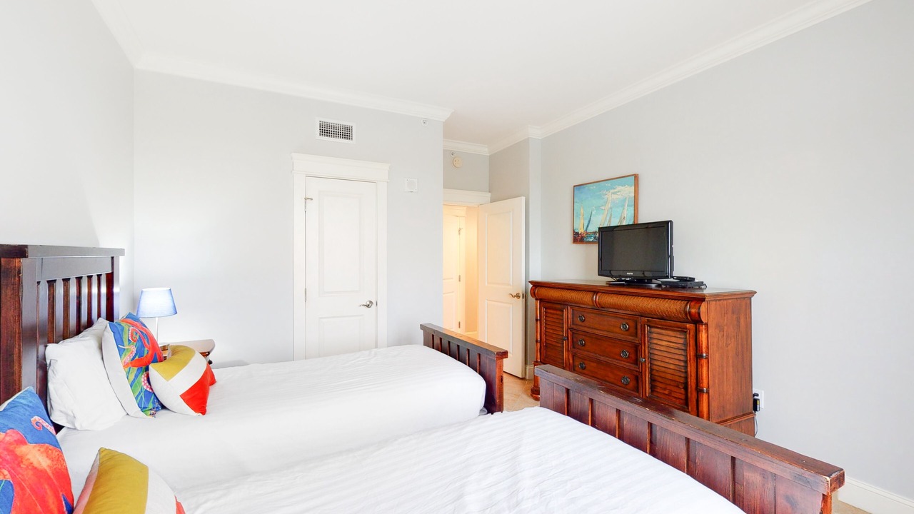 Photo of Bedroom in Baytowne Wharf
