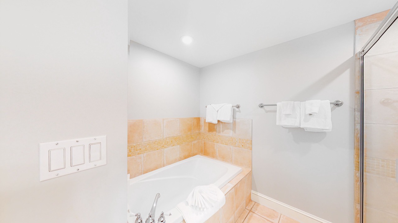 Photo of Bathroom in Baytowne Wharf