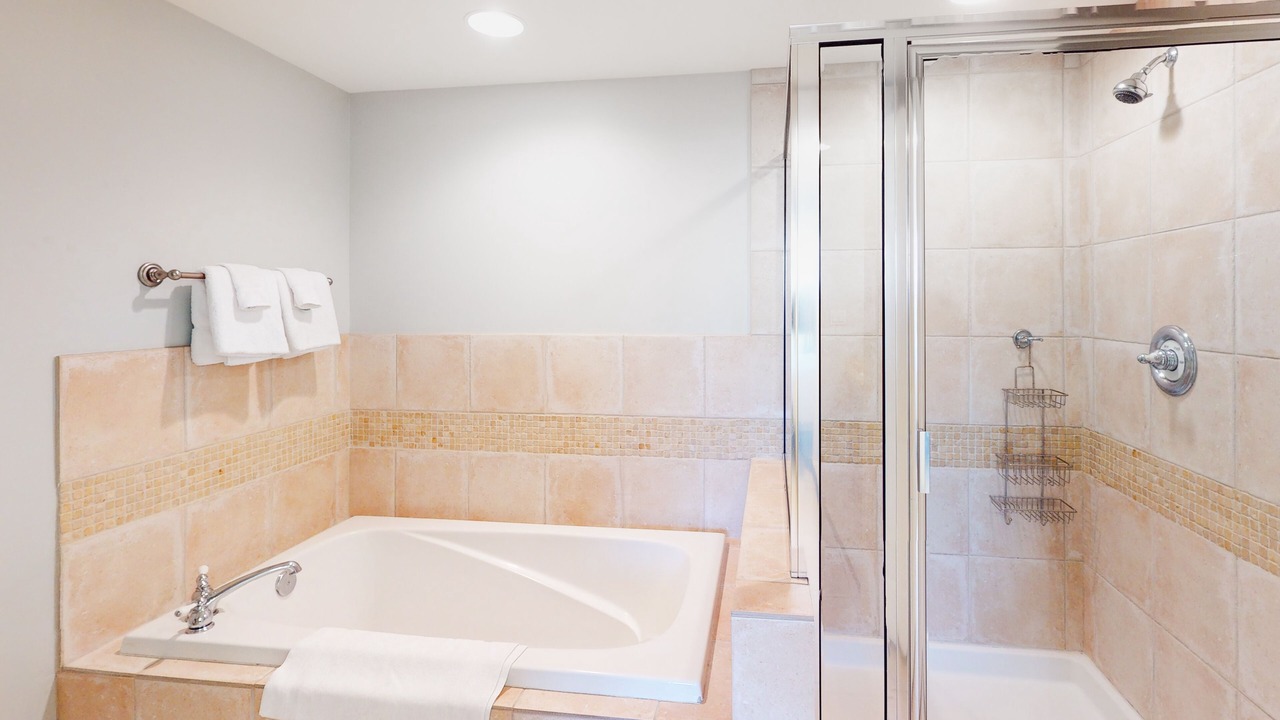 Photo of Bathroom in Baytowne Wharf