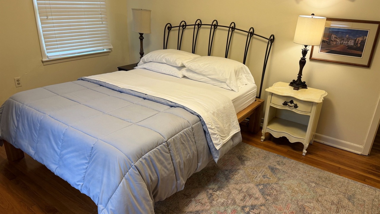 Photo of Bedroom in Tougaloo