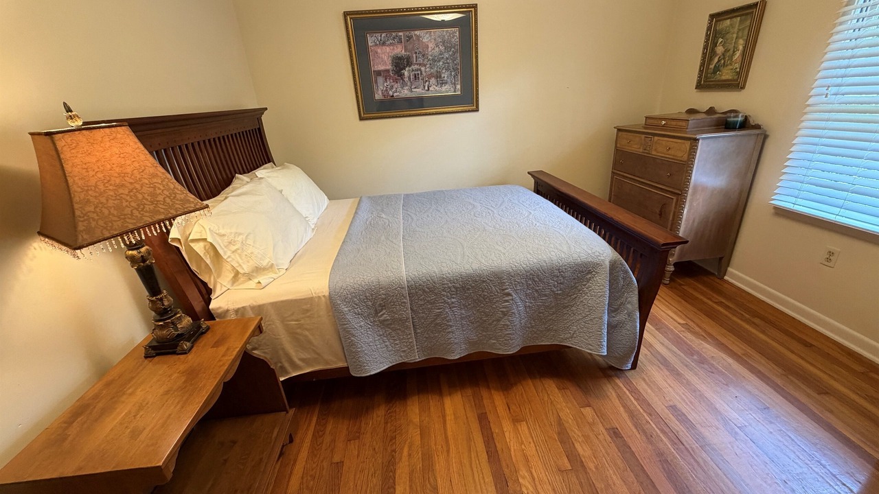Photo of Bedroom in Tougaloo