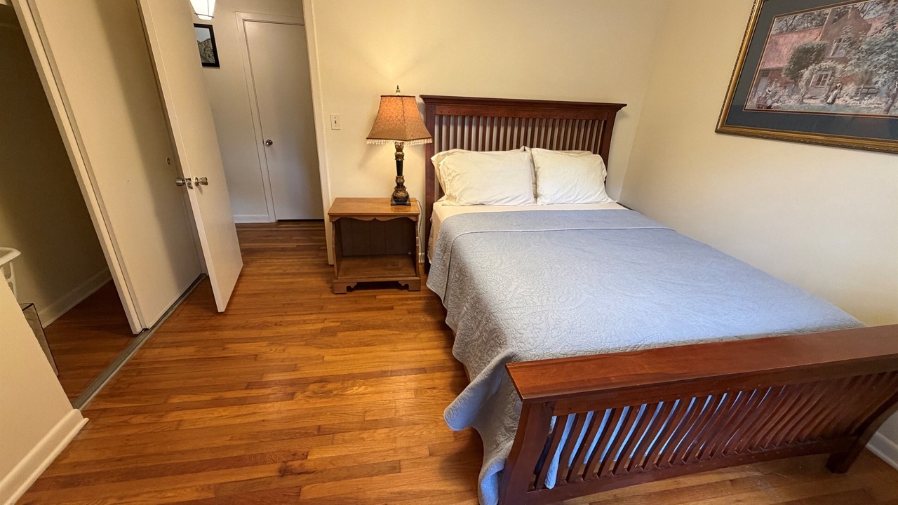 Photo of Bedroom in Tougaloo