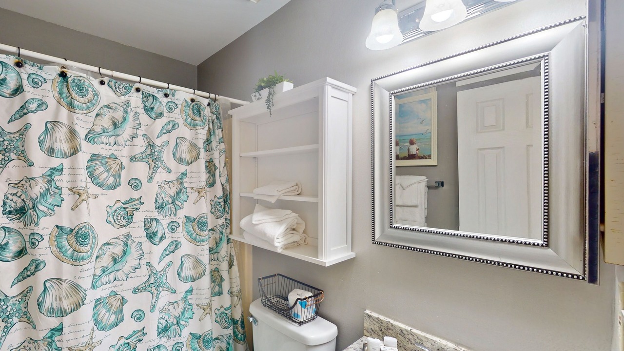 Photo of Bathroom in Orange Beach East