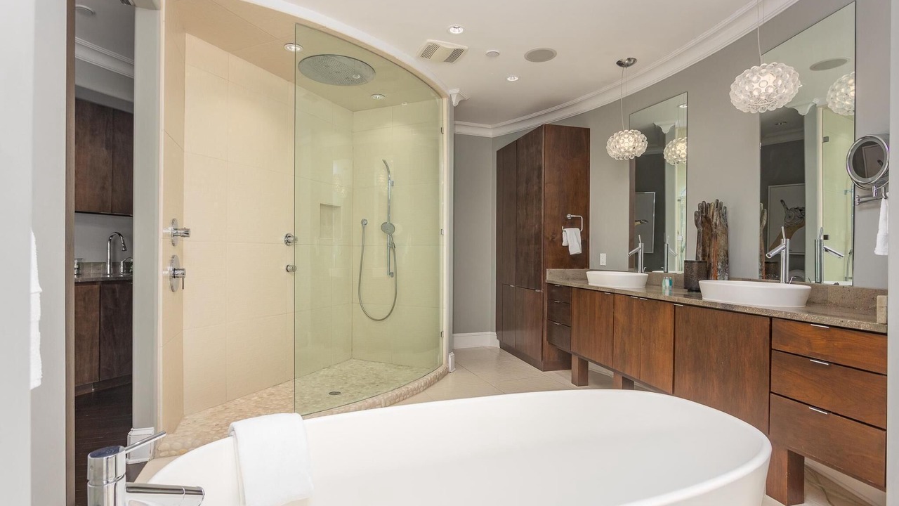 Photo of Bathroom in White Sands Cottages