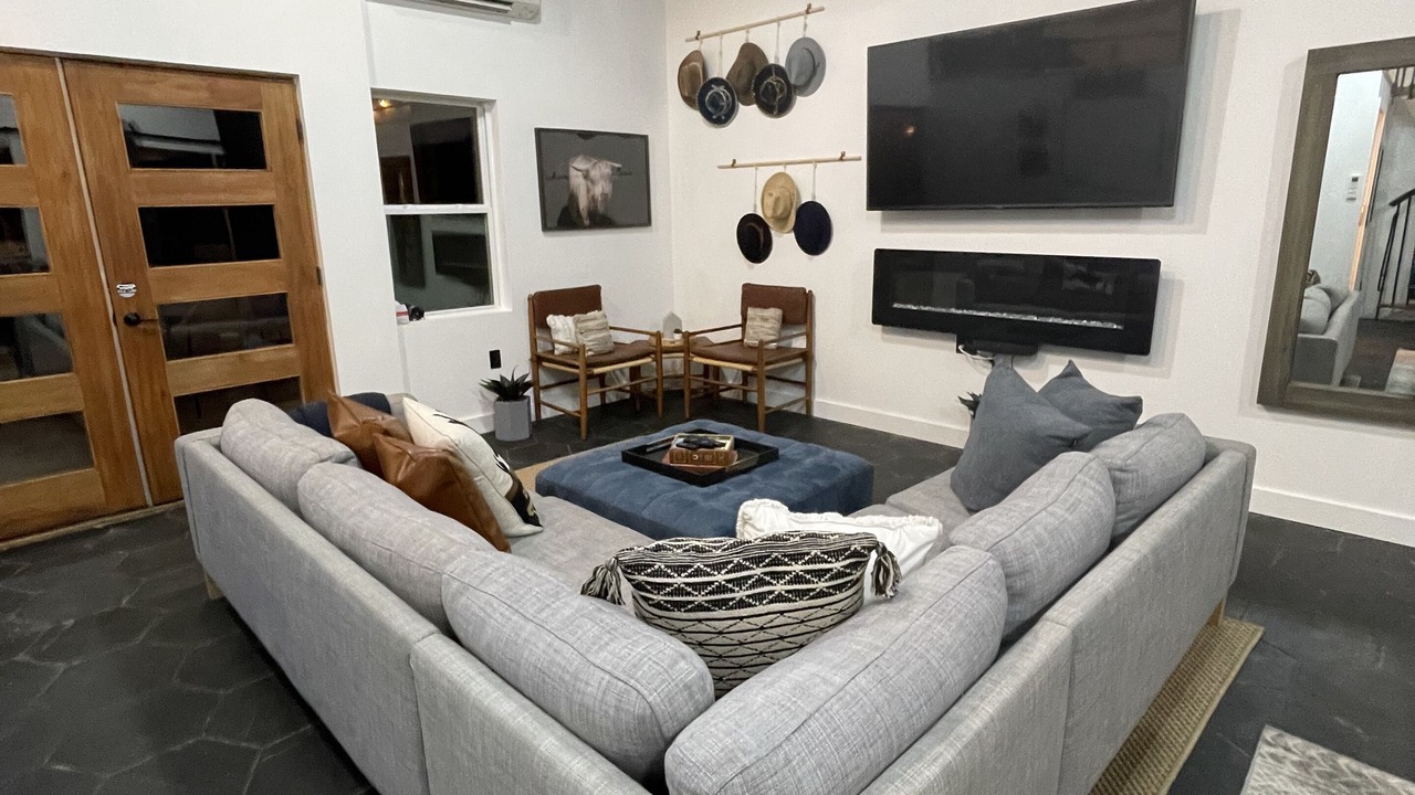 Photo of Livingroom in Point