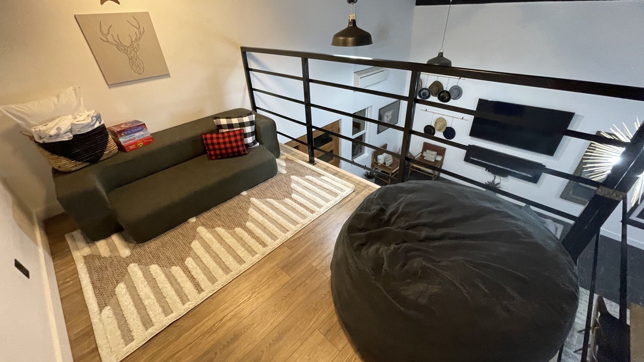 Photo of Livingroom in Point