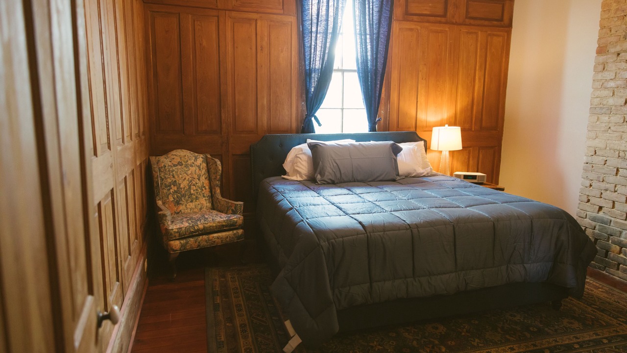 Photo of Bedroom in Mid-City