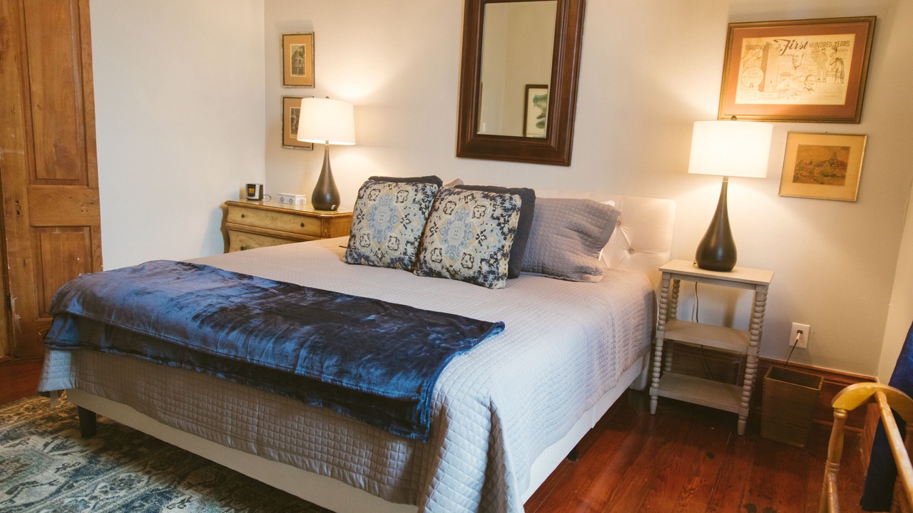 Photo of Bedroom in Mid-City