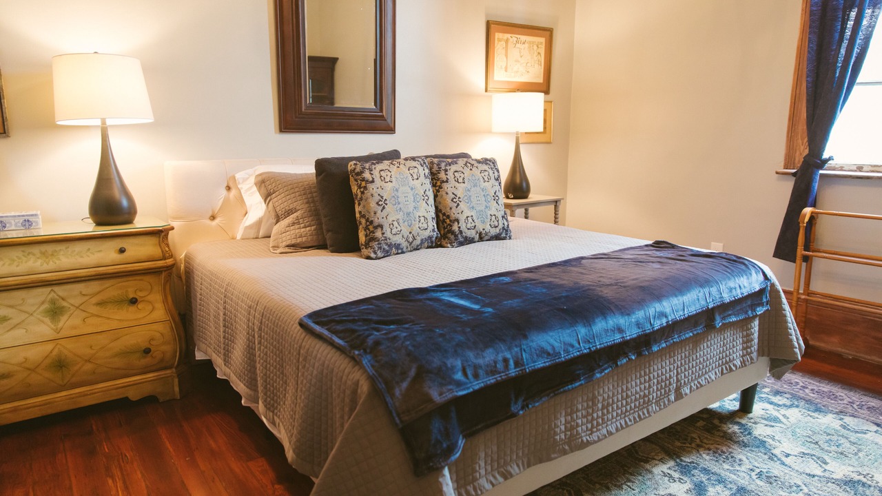 Photo of Bedroom in Mid-City