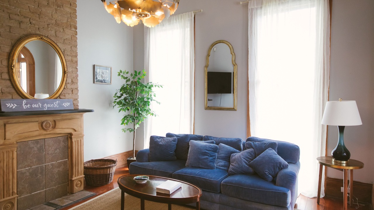 Photo of Livingroom in Mid-City