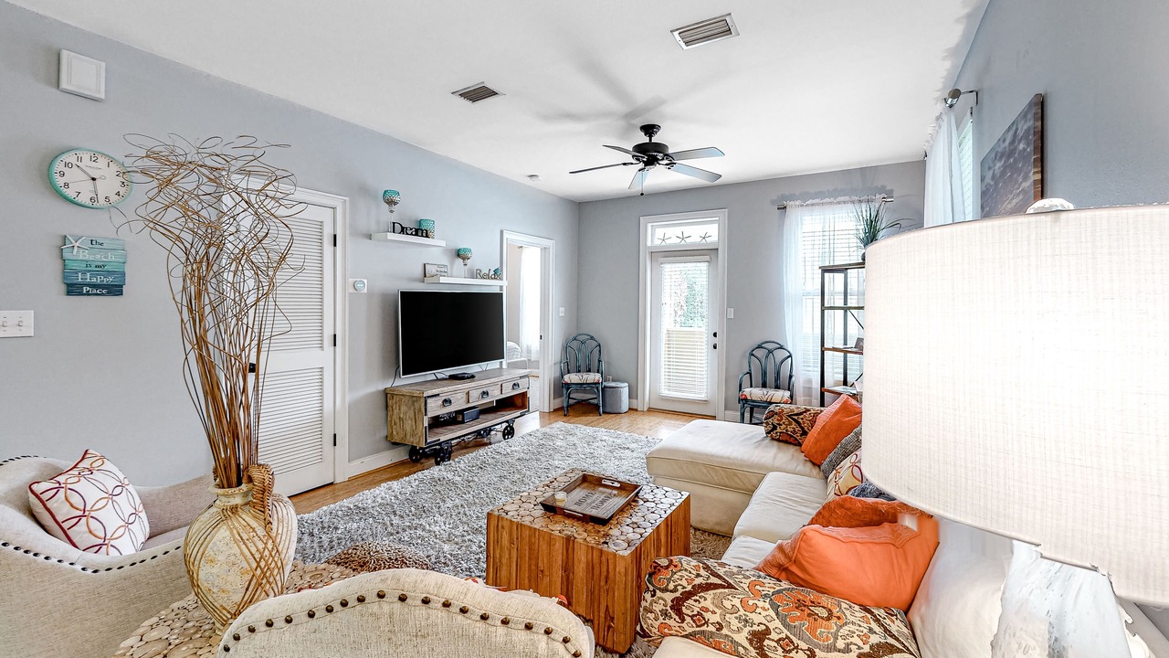 Photo of Livingroom in Dune Allen Beach