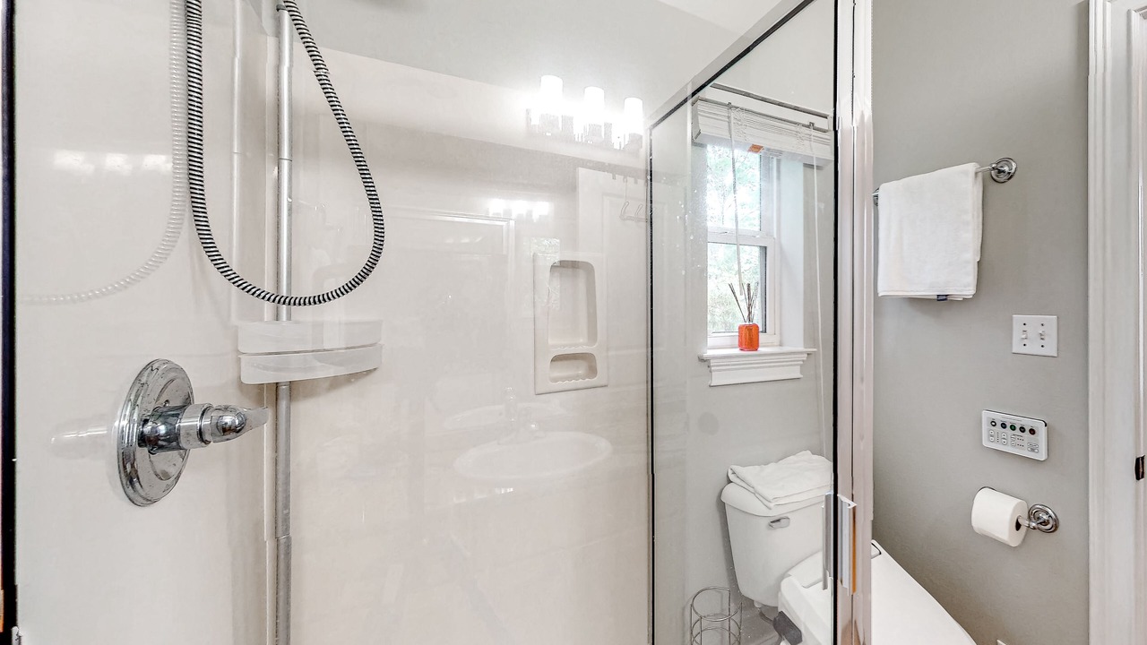 Photo of Bathroom in Dune Allen Beach