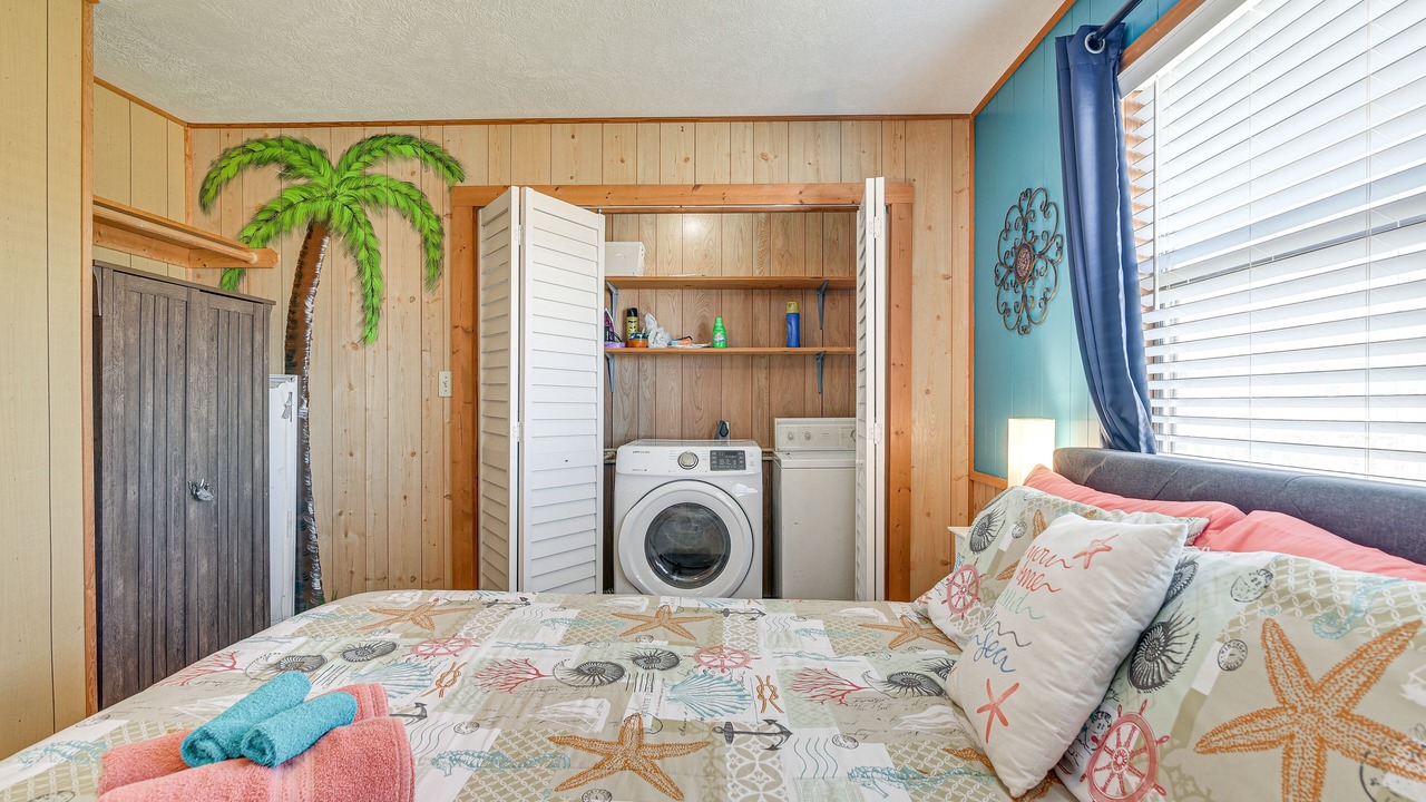 Photo of Bedroom in Crystal Beach