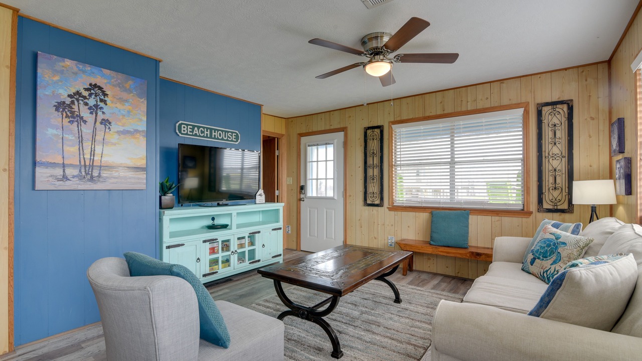 Photo of Bedroom in Crystal Beach