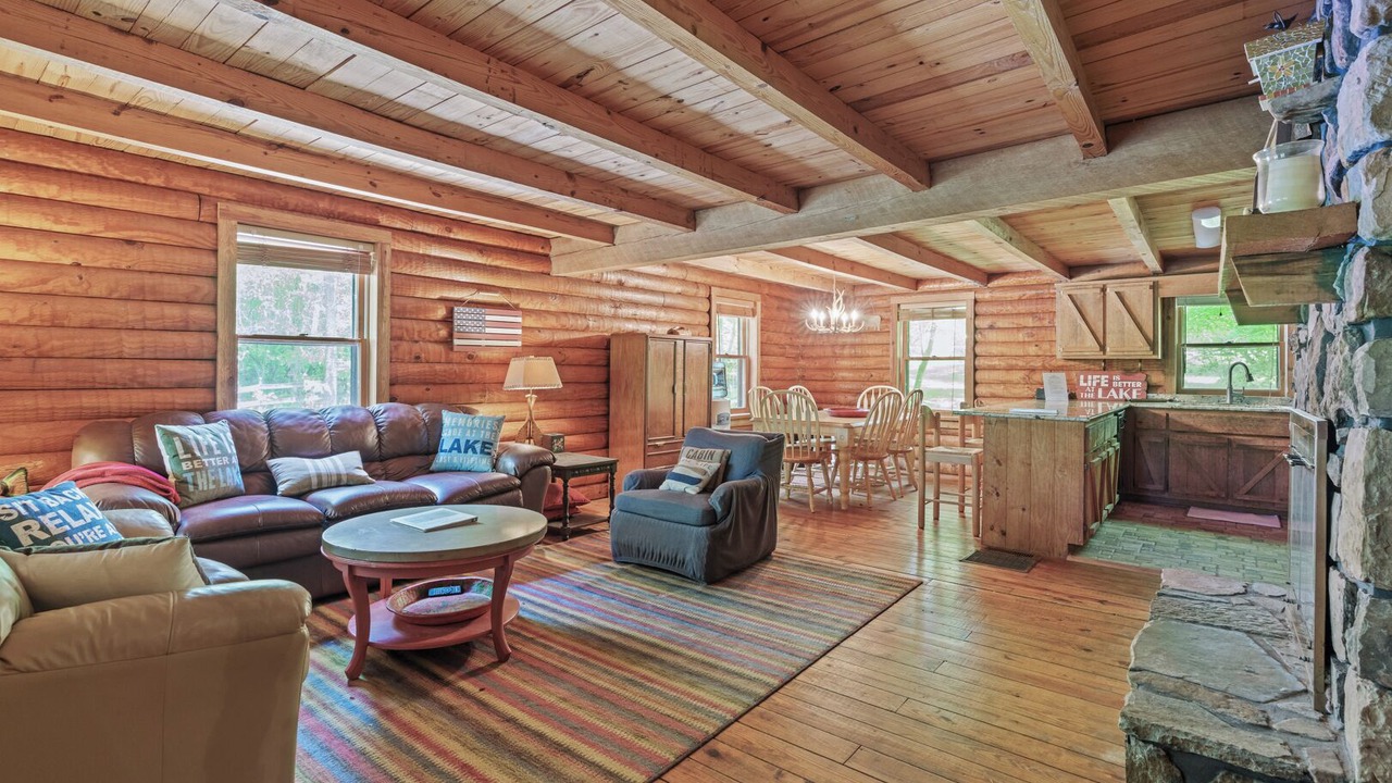 Photo of Livingroom in Jasper