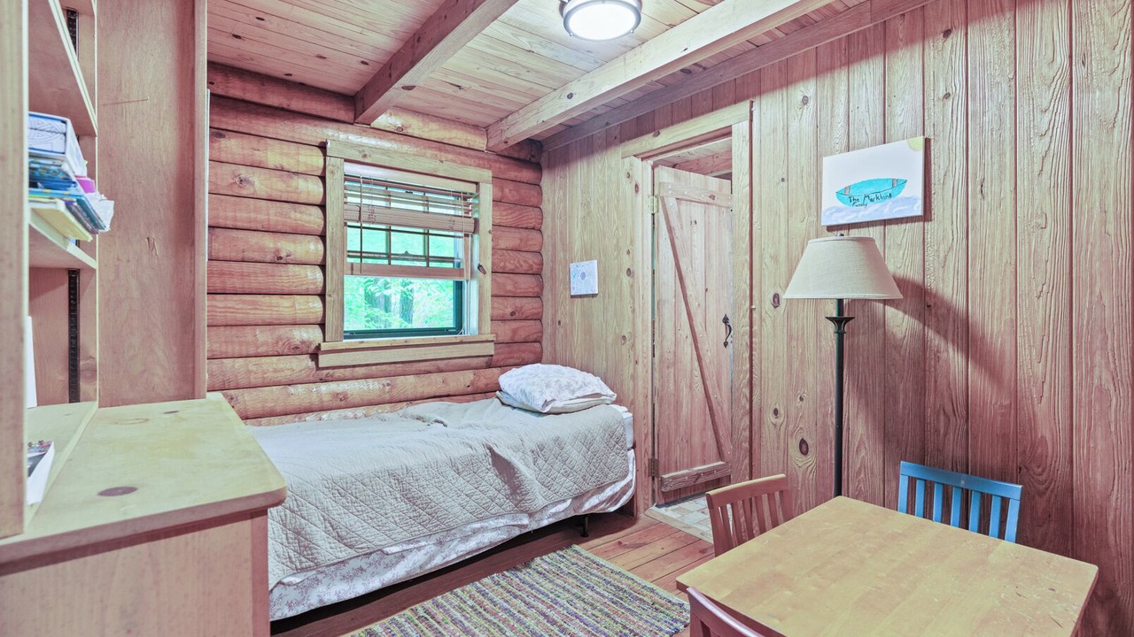 Photo of Bedroom in Jasper