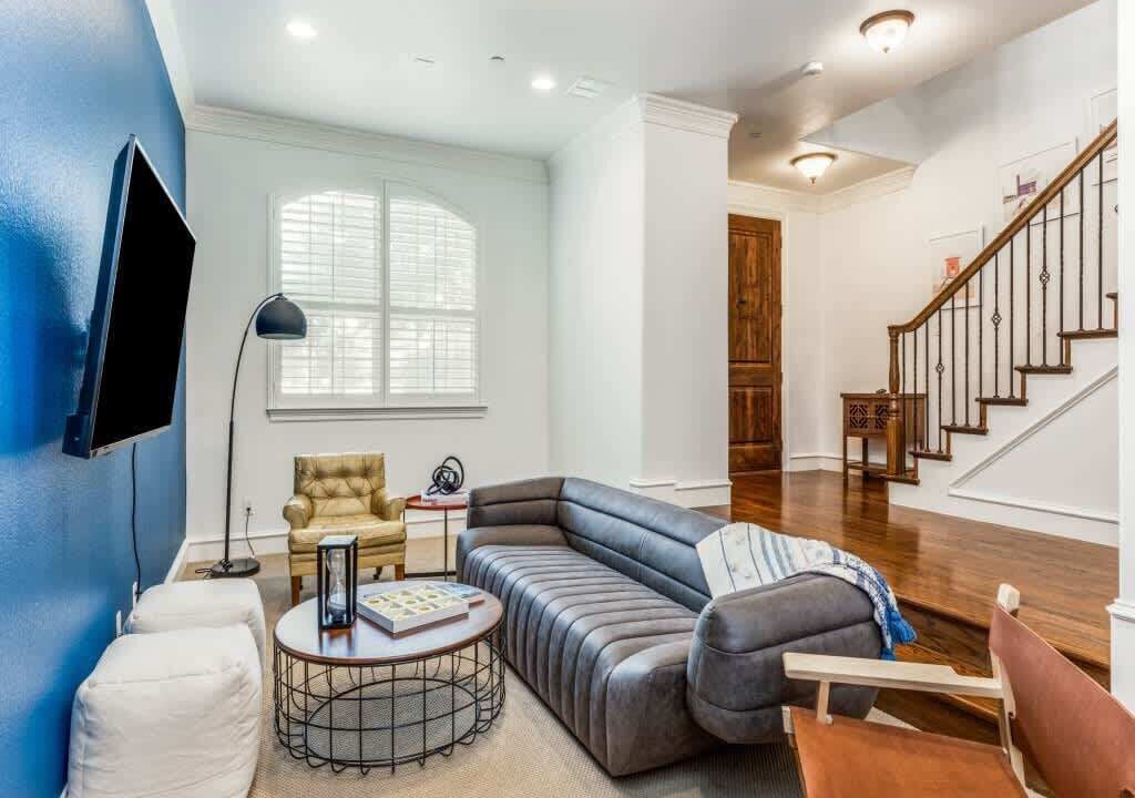 Photo of Livingroom in Legacy Park