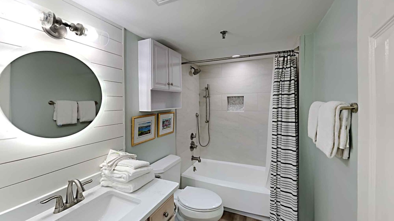 Photo of Bathroom in Holiday Isle