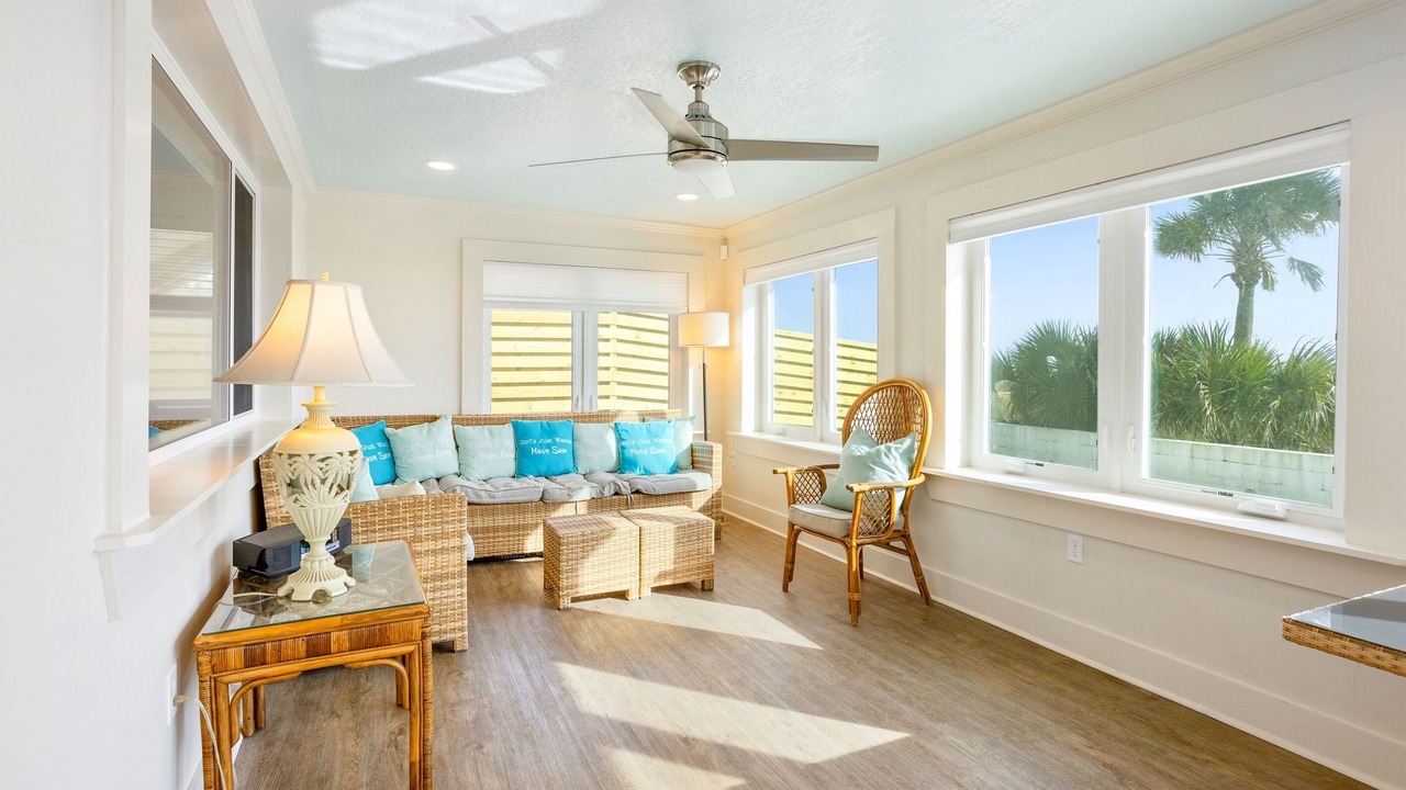 Photo of Livingroom in Bahama Beach