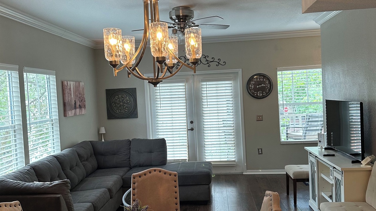 Photo of Livingroom in Haile Plantation