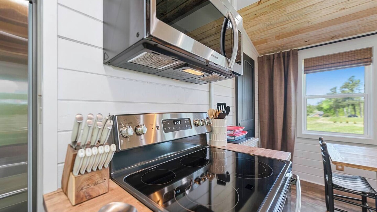 Photo of Kitchen in Section