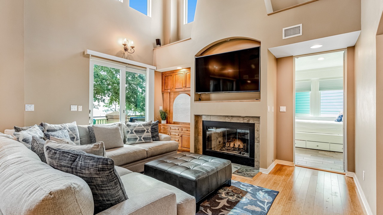 Photo of Livingroom in Gulf Breeze
