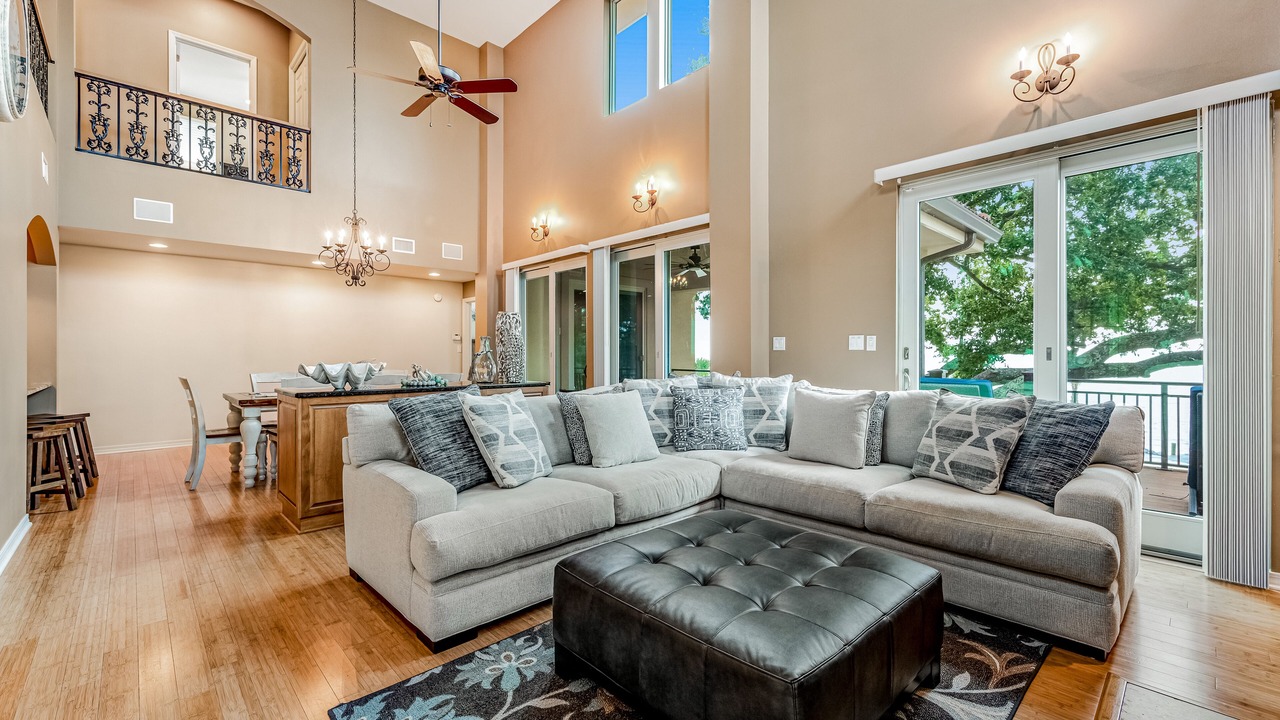 Photo of Livingroom in Gulf Breeze