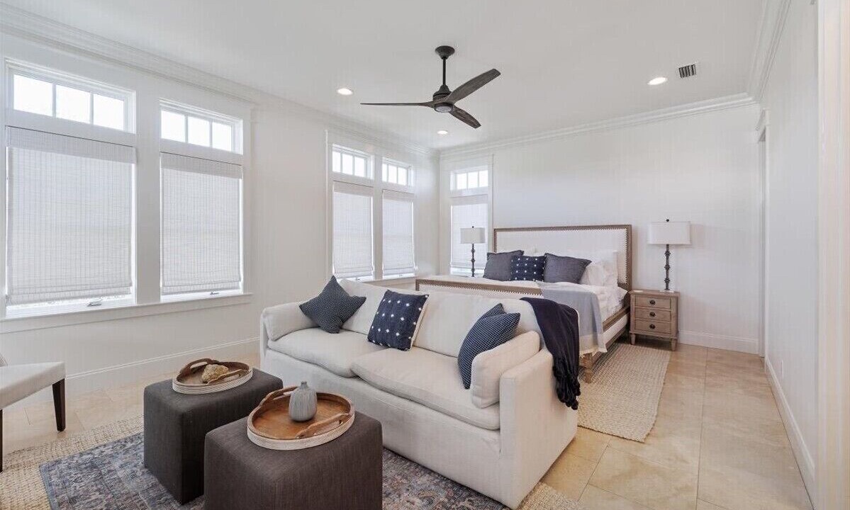 Photo of Livingroom in SeaNest Village