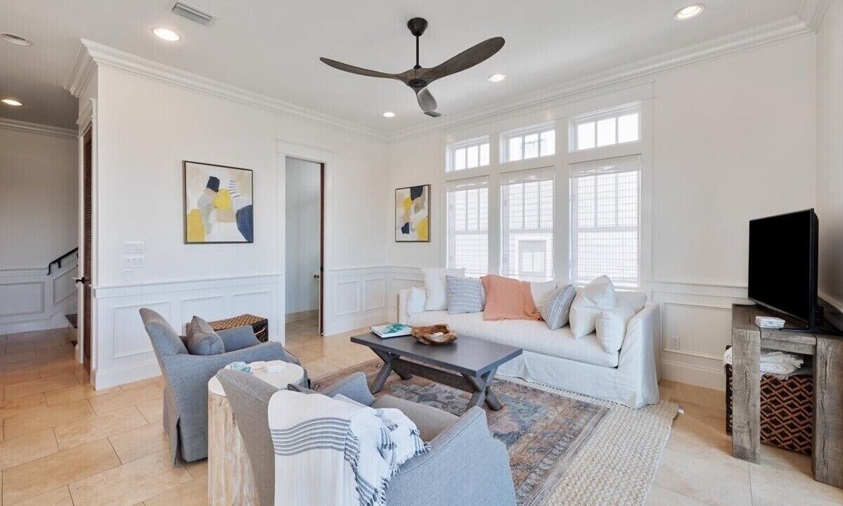 Photo of Livingroom in SeaNest Village