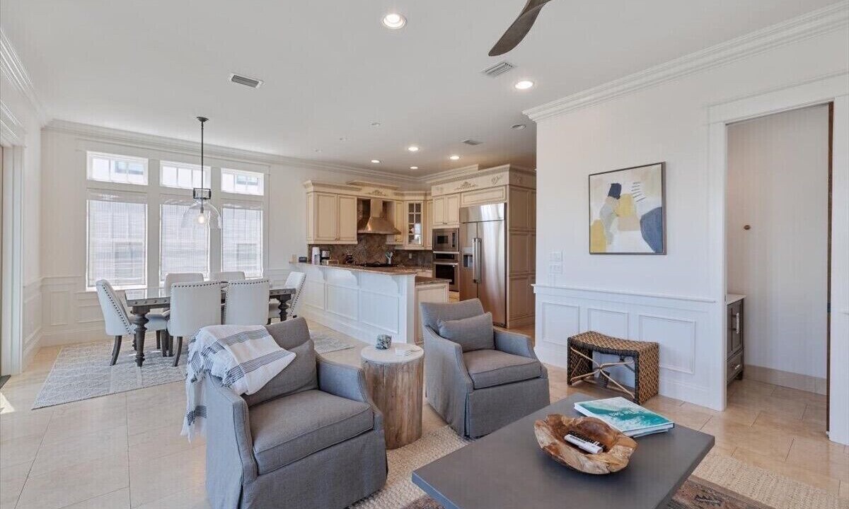 Photo of Livingroom in SeaNest Village