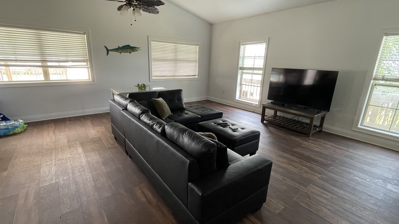 Photo of Livingroom in Cocodrie