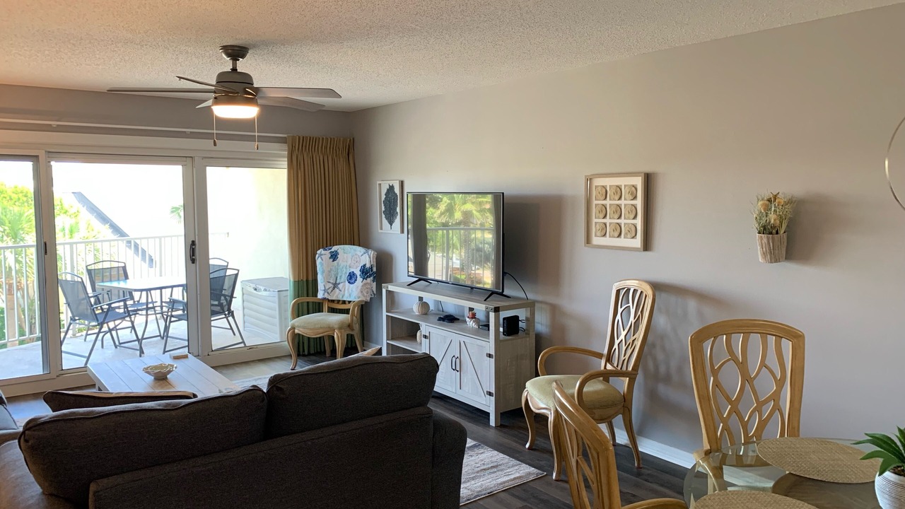 Photo of Livingroom in Avalon Beach Estates