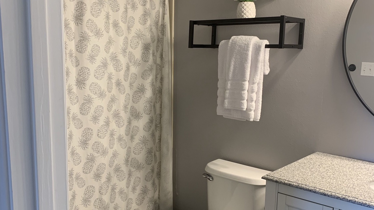 Photo of Bathroom in Avalon Beach Estates