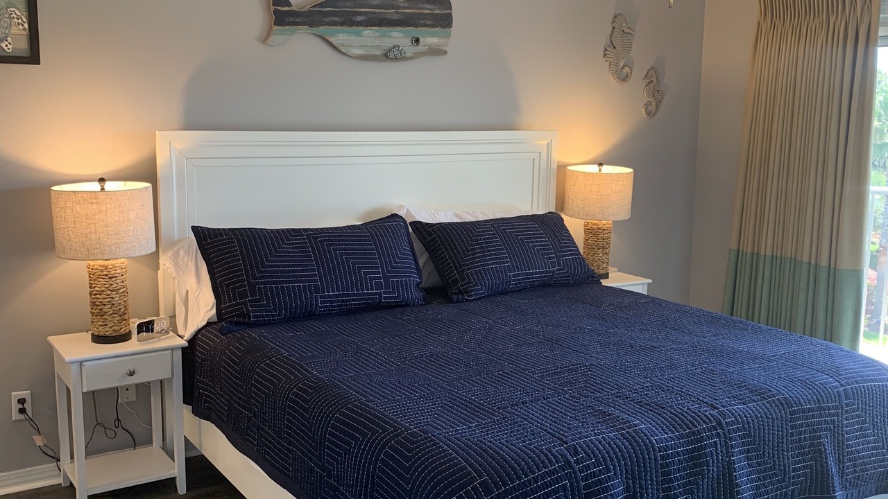 Photo of Bedroom in Avalon Beach Estates