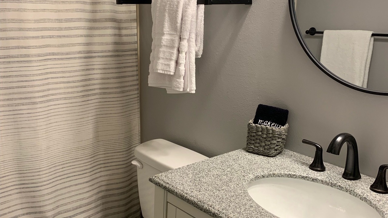 Photo of Bathroom in Avalon Beach Estates