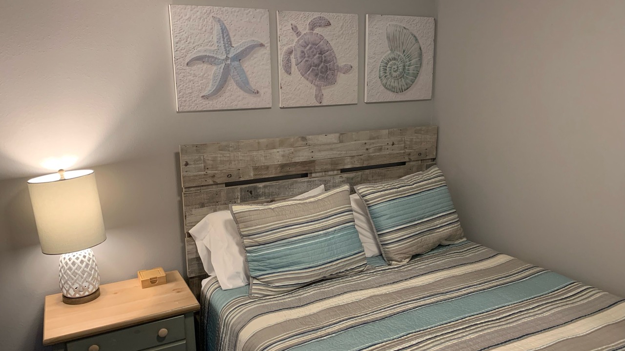 Photo of Bedroom in Avalon Beach Estates