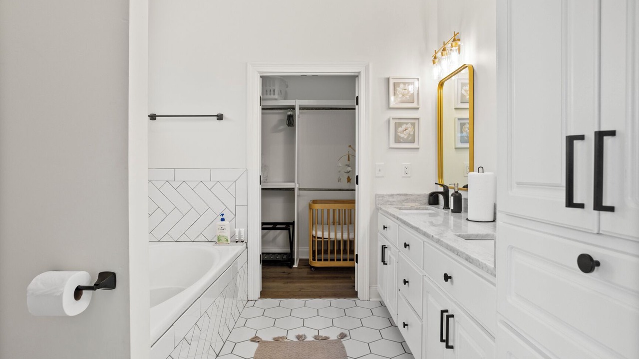 Photo of Bathroom in Pearl